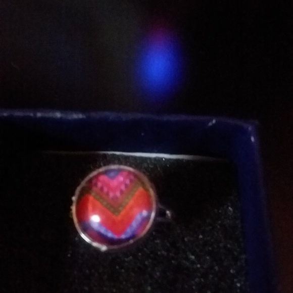 Cabochon High Quality Silver Plated Ring - Picture 2 of 3